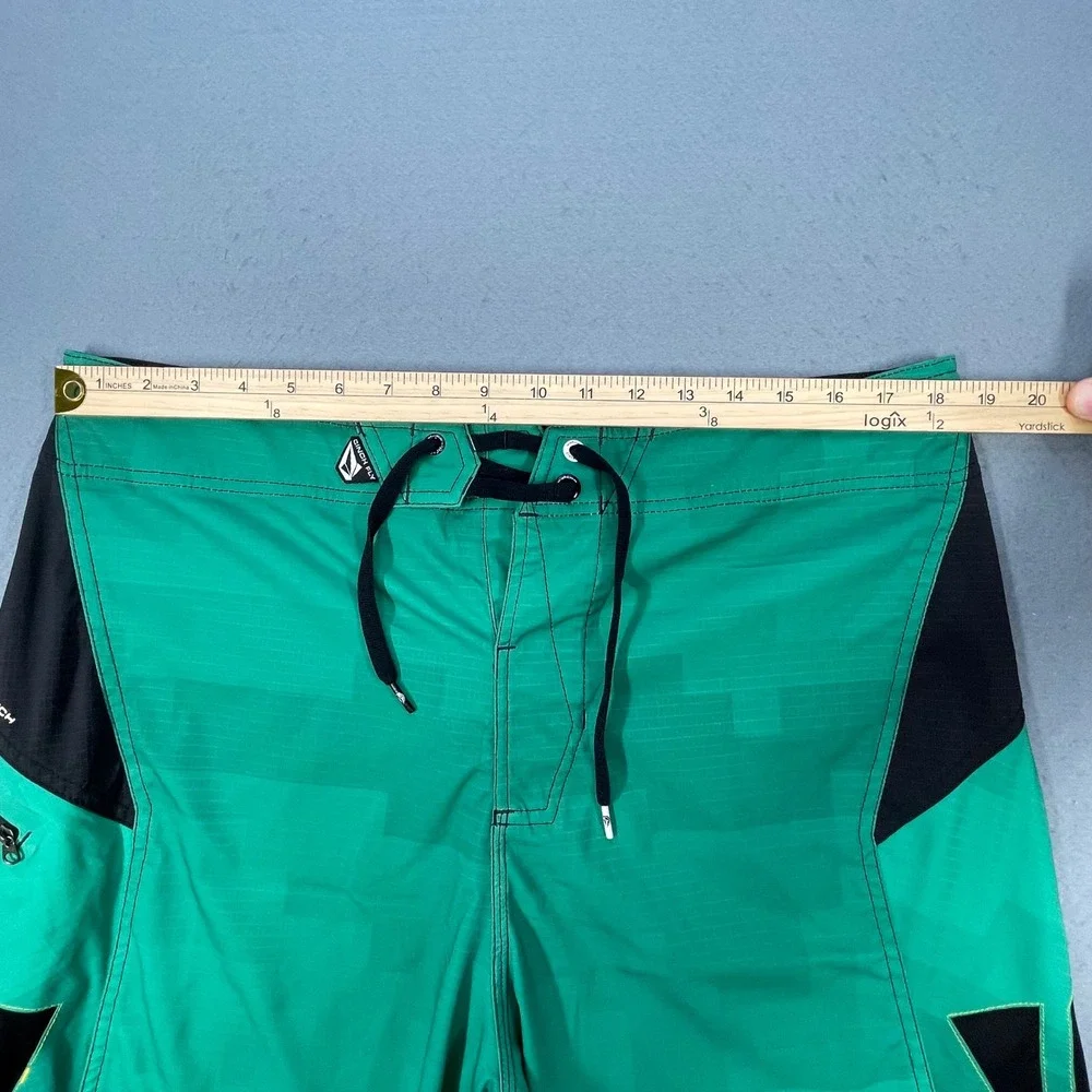 Volcom Green V6S Pixelater 4-Way Stretch Board Shorts Mens 36